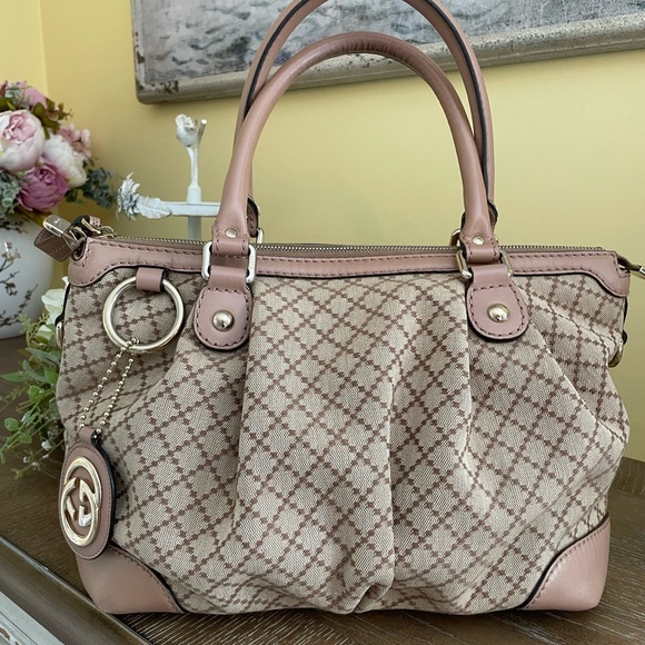 🩷💯 Authentic Gorgeous GUCCI Suki Diamante Handbag🩷 - Picture 1 of 16